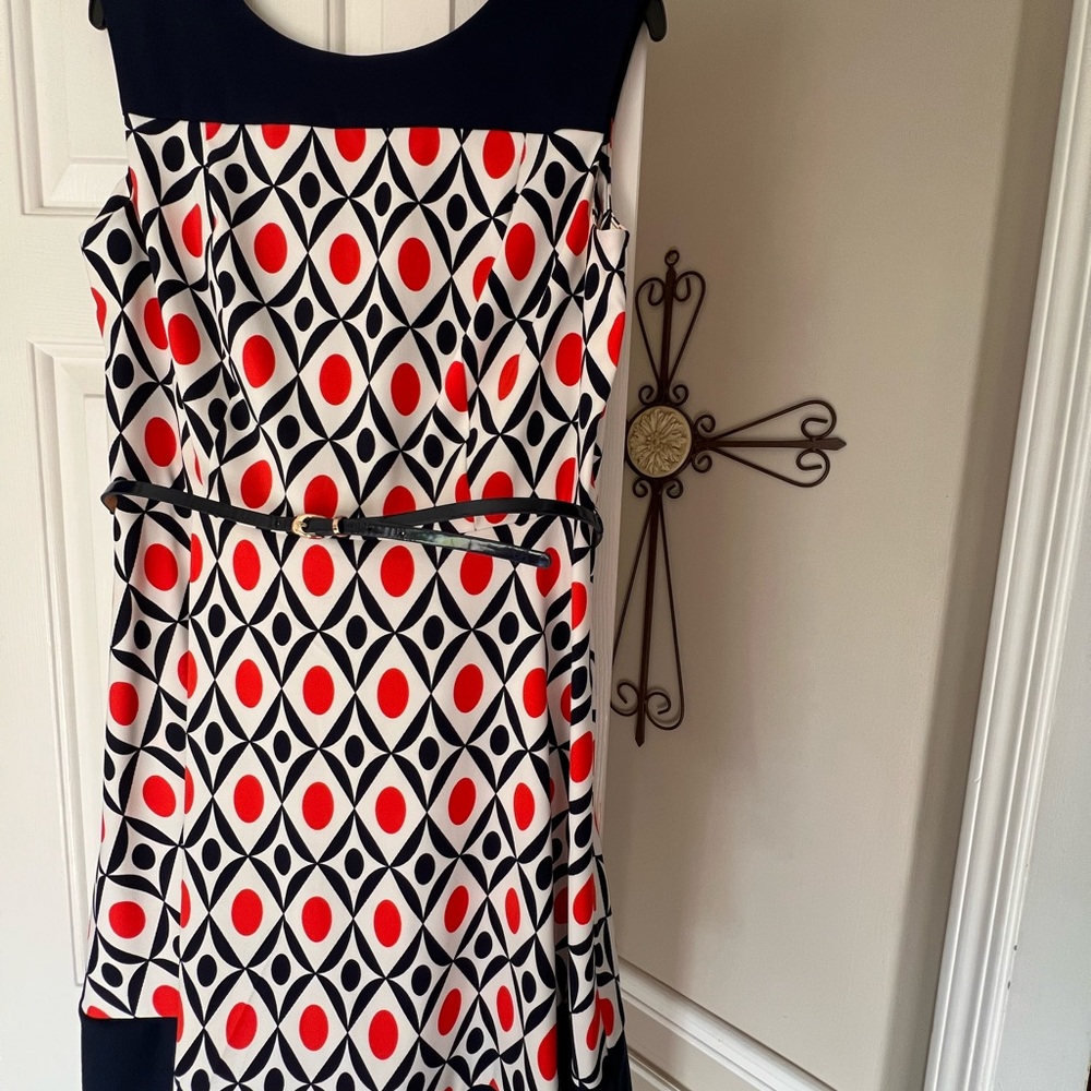 Stylish Geometric Patterned Dress - Red and Black
